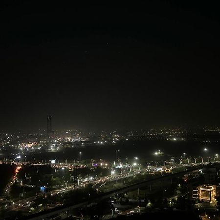 Countryside Luxury Suites - Supernova Noida Нью-Делі Екстер'єр фото