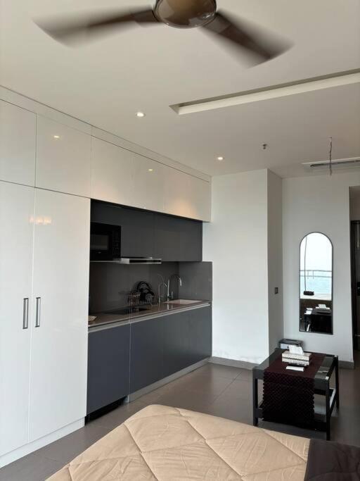 Countryside Luxury Suites - Supernova Noida Нью-Делі Екстер'єр фото