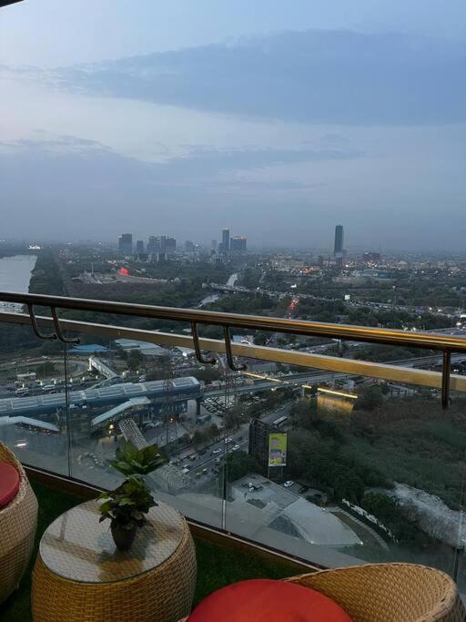 Countryside Luxury Suites - Supernova Noida Нью-Делі Екстер'єр фото