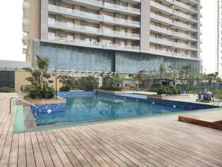Countryside Luxury Suites - Supernova Noida Нью-Делі Екстер'єр фото