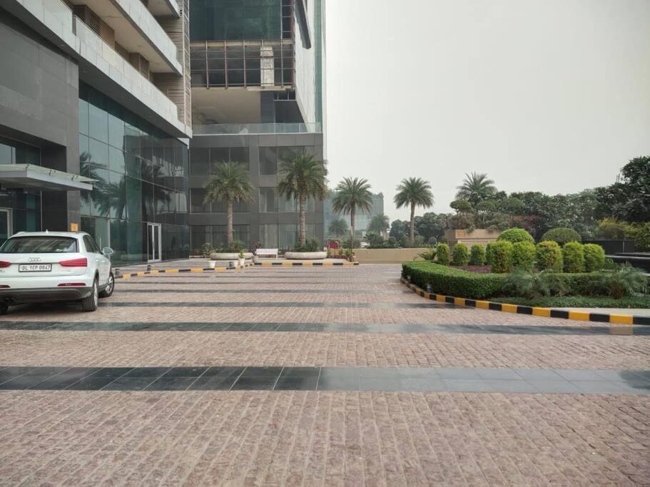 Countryside Luxury Suites - Supernova Noida Нью-Делі Екстер'єр фото