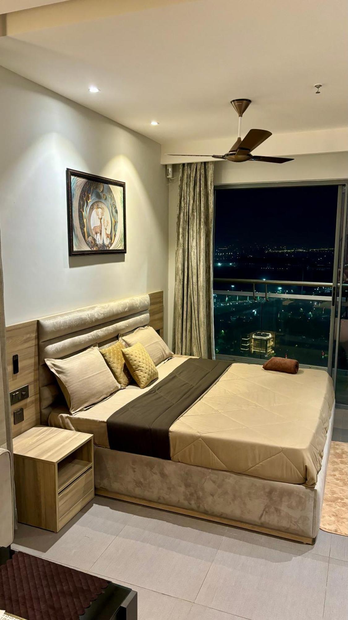 Countryside Luxury Suites - Supernova Noida Нью-Делі Екстер'єр фото
